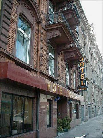Hotel Tourist Frankfurt am Main Exteriör bild