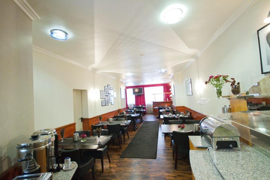 Hotel Tourist Frankfurt am Main Rum bild
