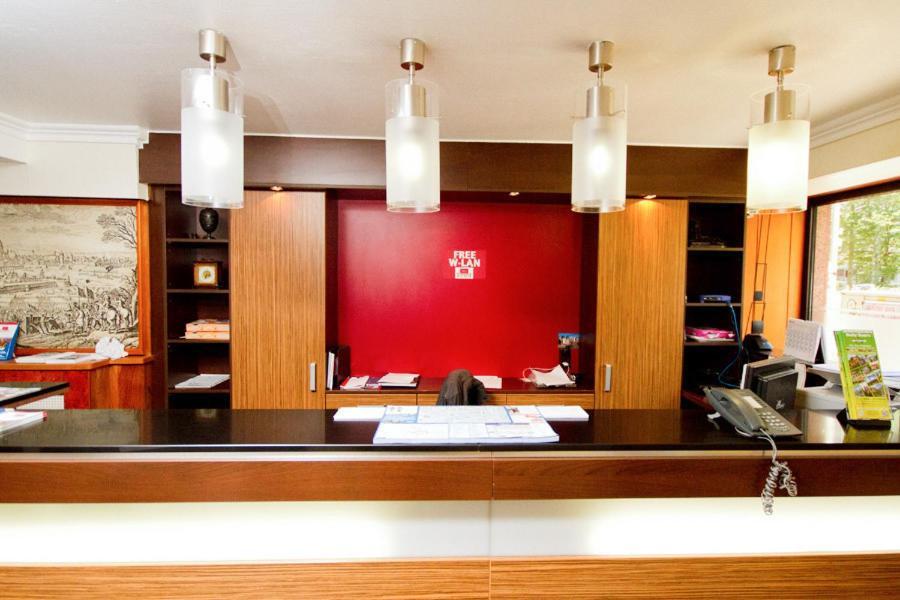 Hotel Tourist Frankfurt am Main Rum bild